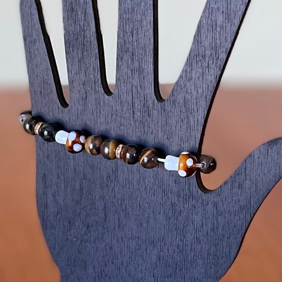 Cute Tiger's Eye Bead and Glass Mushroom Charm Bracelet (NWOT) - Picture 5 of 6